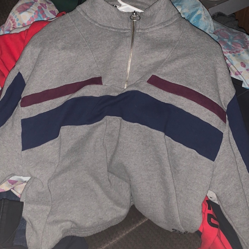 PINK VS sweatshirt grey! Size L fits well been worn twice